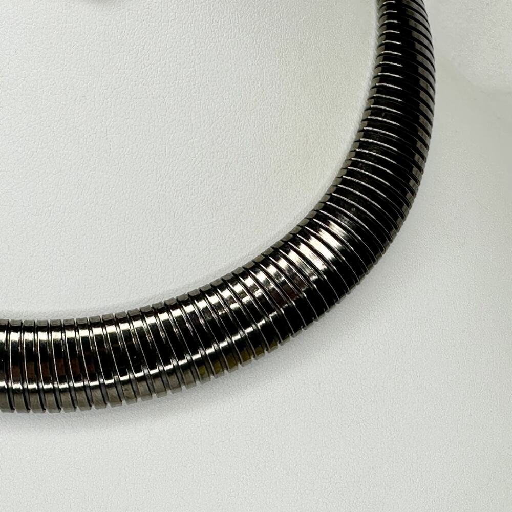 Black Gunmetal Coil Choker Necklace ✨ - Picture 10 of 10